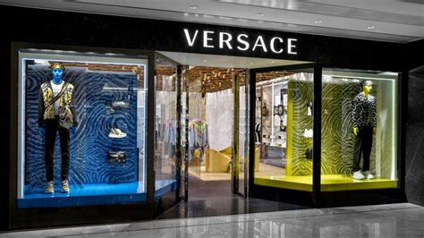 versace lavora con noii|versace corporate office.